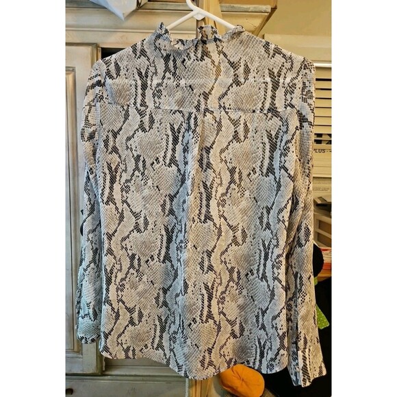 Express Womens Small Portofino Gray Snakeskin Print Slim Fit Sheer Button Blouse - Picture 2 of 7